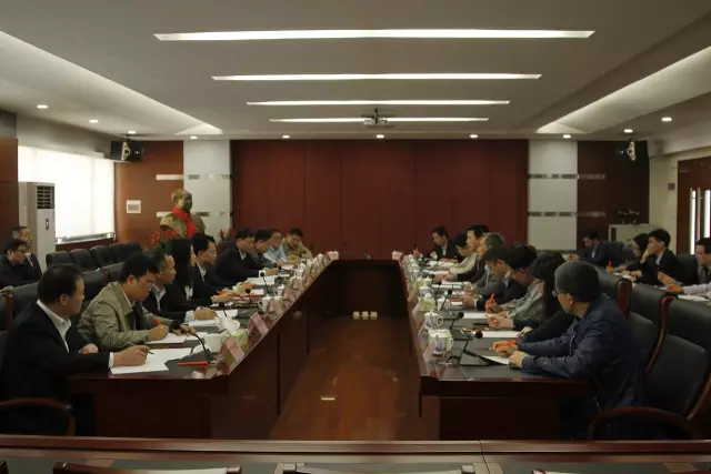 彿山市政府領導到“彿(fu)山炤明”調研 希朢(wang)彿炤實(shi)